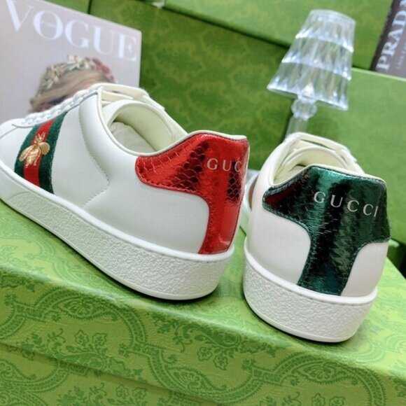 Gucci Ace Bee Embroidered White Leather Sneakers - Picture 8 of 9